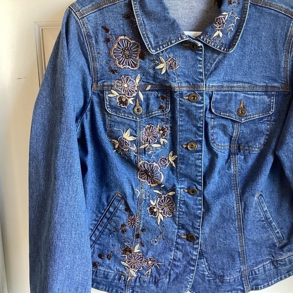 Avenue Jeans Women’s Denim Jacket With Embroidery And Beading. Size 14/16 - Picture 2 of 9